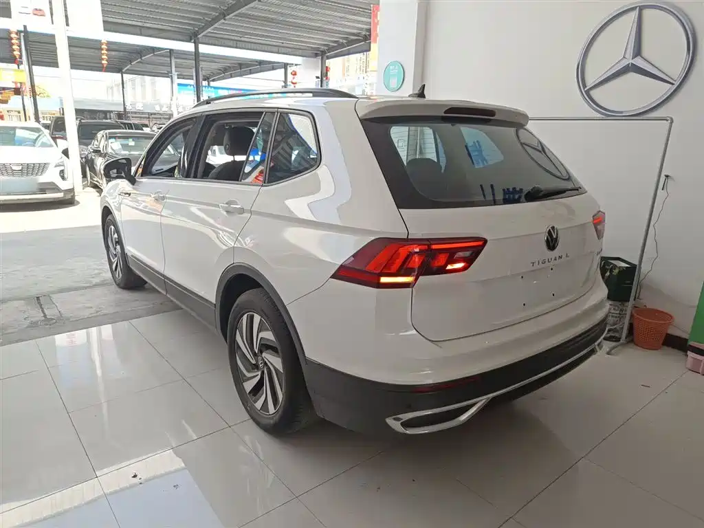 Volkswagen Tiguan L 2022 330TSI Automatic 2WD Comfort Edition фото 23