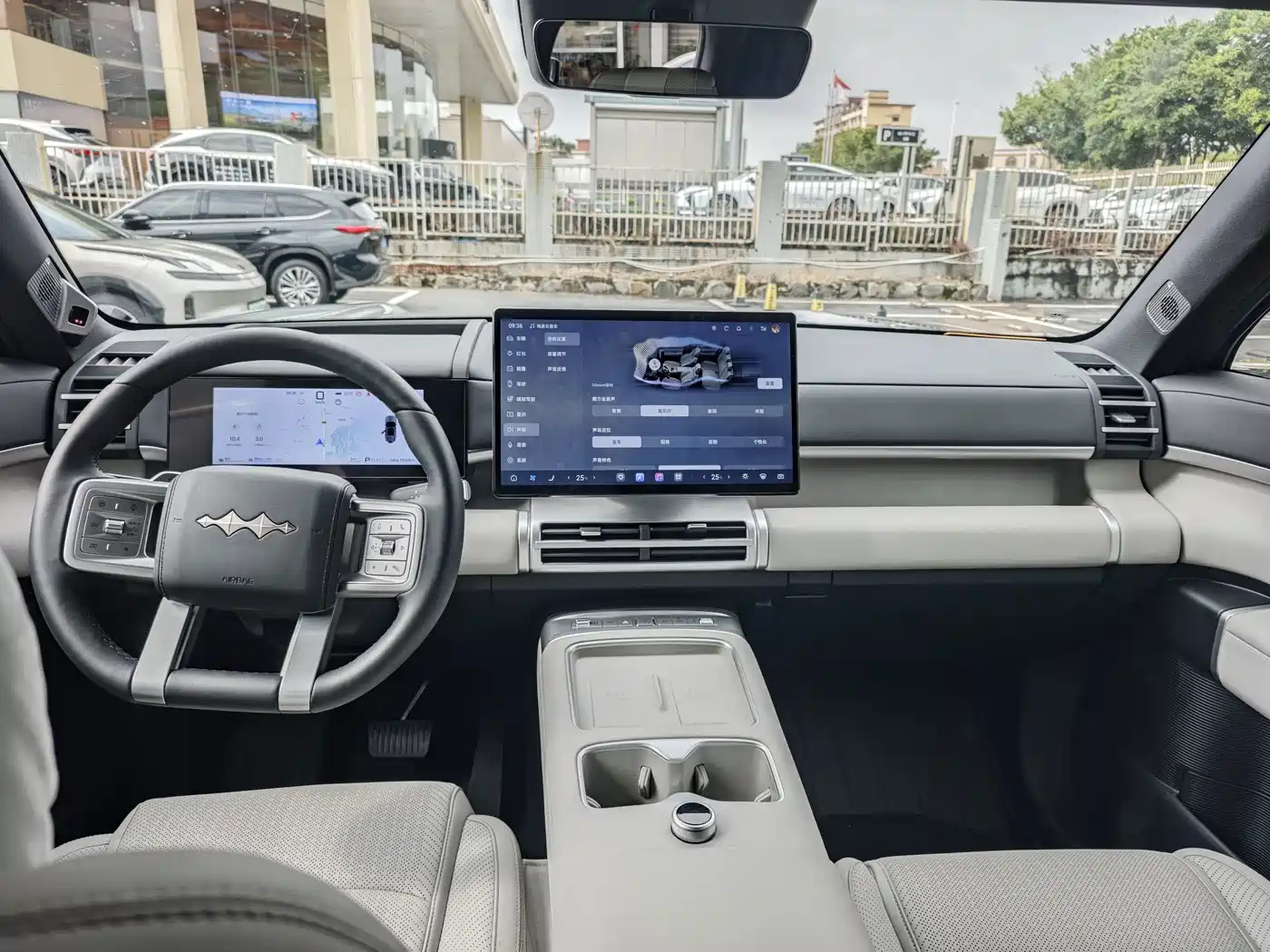 Fang Cheng Bao Titanium 7 2025 AWD Base Model 8