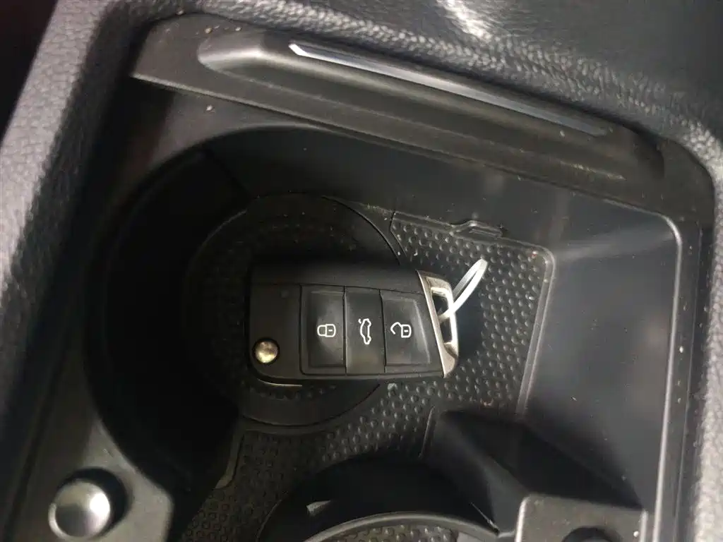 Volkswagen Sagitar 2021 200TSI DSG Surpassing Edition фото 9