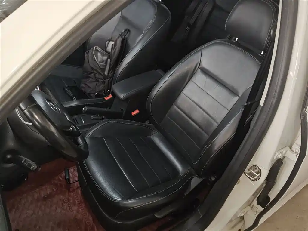 Volkswagen Lavida Tour 2017 180TSI DSG Comfort Edition фото 15
