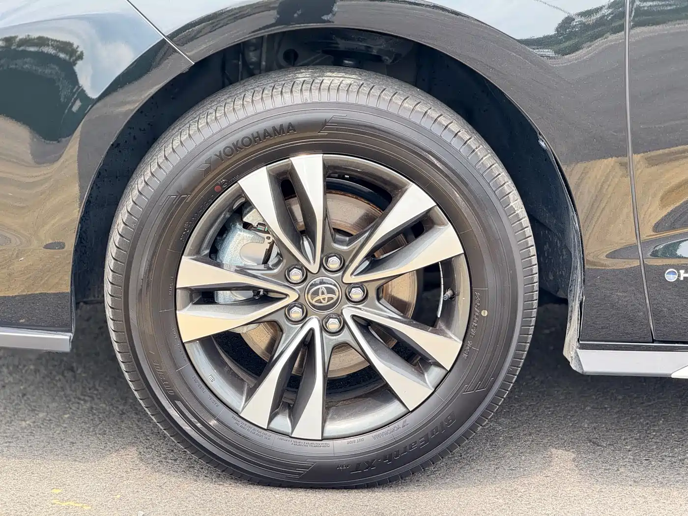 Toyota Granvia 2024 2.5L Hybrid Luxury фото 25