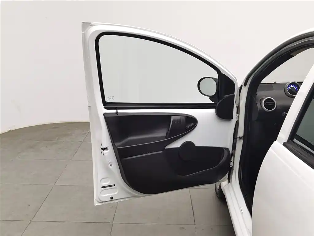 BYD F0 2015 1.0L AMT Xuan Cool Edition фото 8