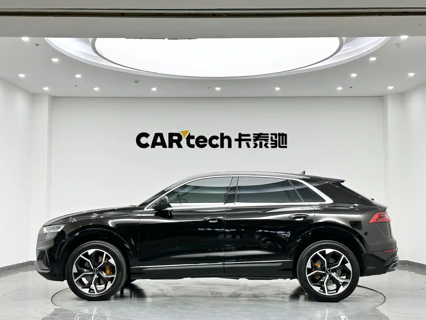 Audi Q8 2023 55 TFSI Luxury Sport фото 5