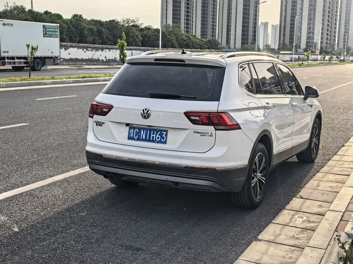 Volkswagen Tiguan L 2019 Facelift 330TSI Auto 2WD Panorama Comfort China VI фото 8