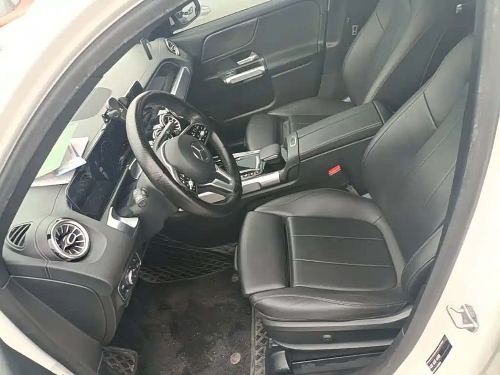MERCEDES-BENZ GLB