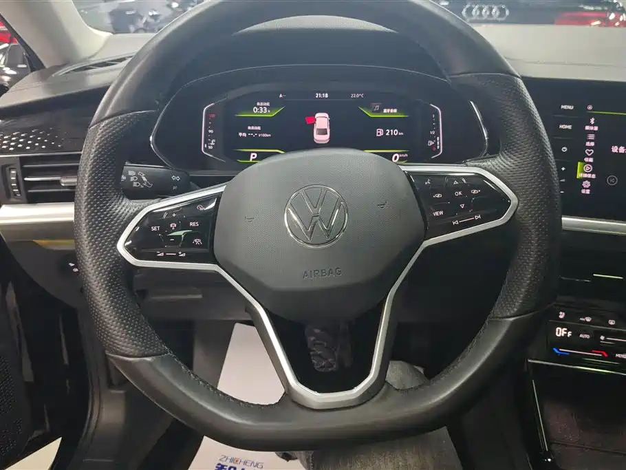 Volkswagen Passat 2023 330TSI Starlight Luxury Edition фото 15