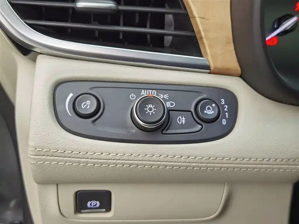 Buick GL8 2018 ES 28T Comfort Type China VI фото 21
