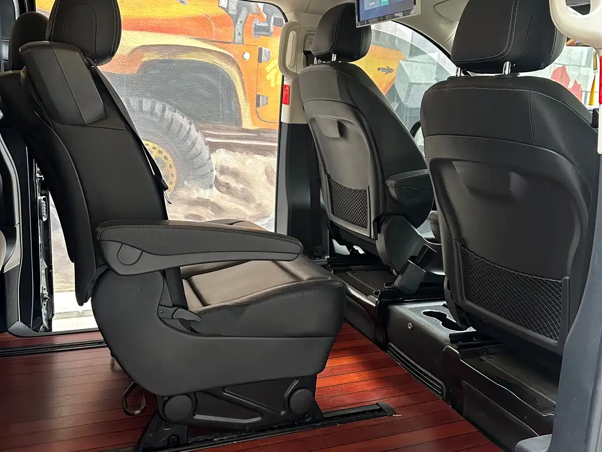 Mercedes-Benz Vito 2018 2.0T Business Edition China VI фото 7