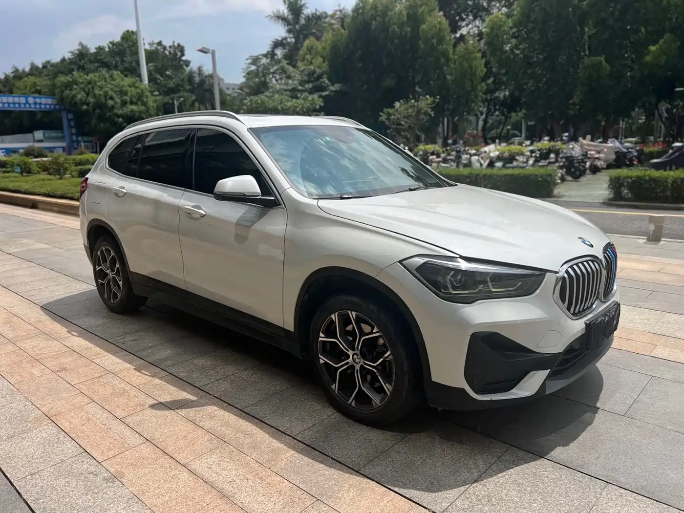 BMW X1 2022 sDrive25Li Leading фото 3