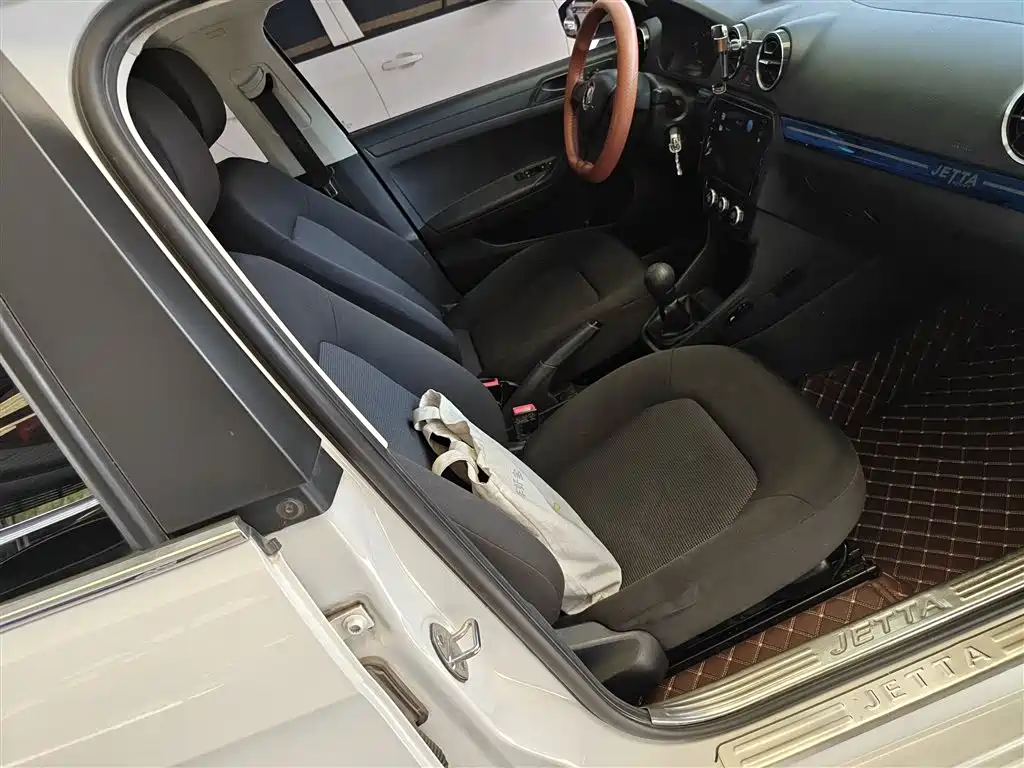 Volkswagen Jetta 2017 1.4L Manual Fashion фото 25