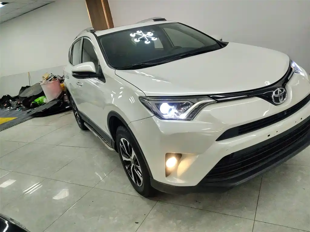 Toyota RAV4 Rongfang 2016 2.0L CVT 2WD Trend (China V) фото 4
