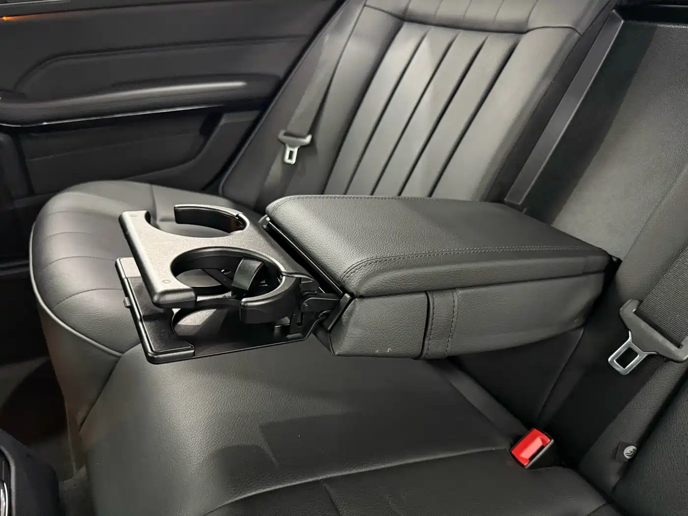 Mercedes-Benz E-Class 2015 Facelift E 260 L Sport фото 13
