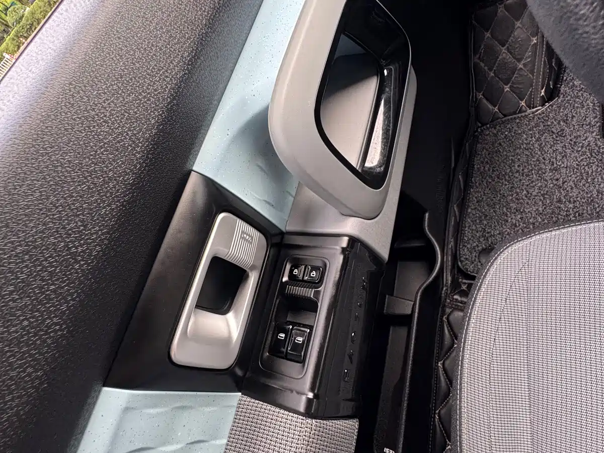 Фото 27 - Baojun E300