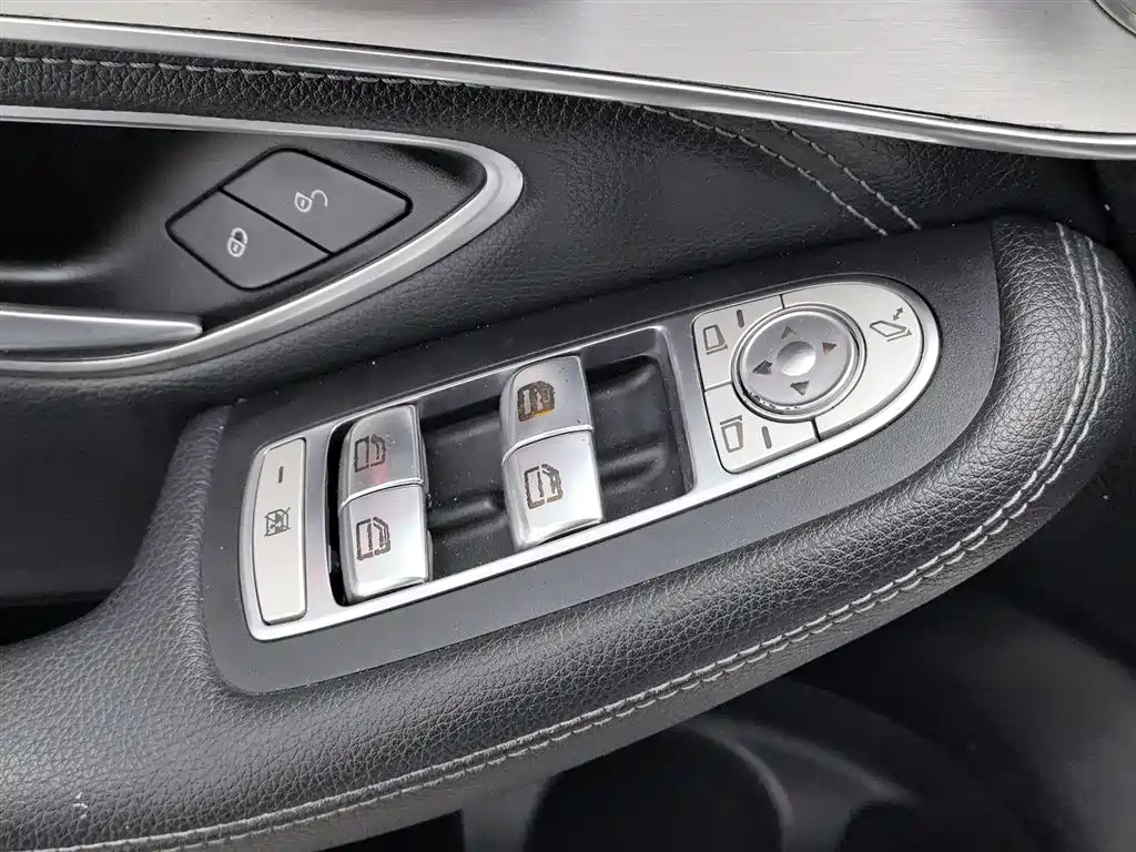 Mercedes-Benz GLC 2018 GLC 200 4MATIC фото 9