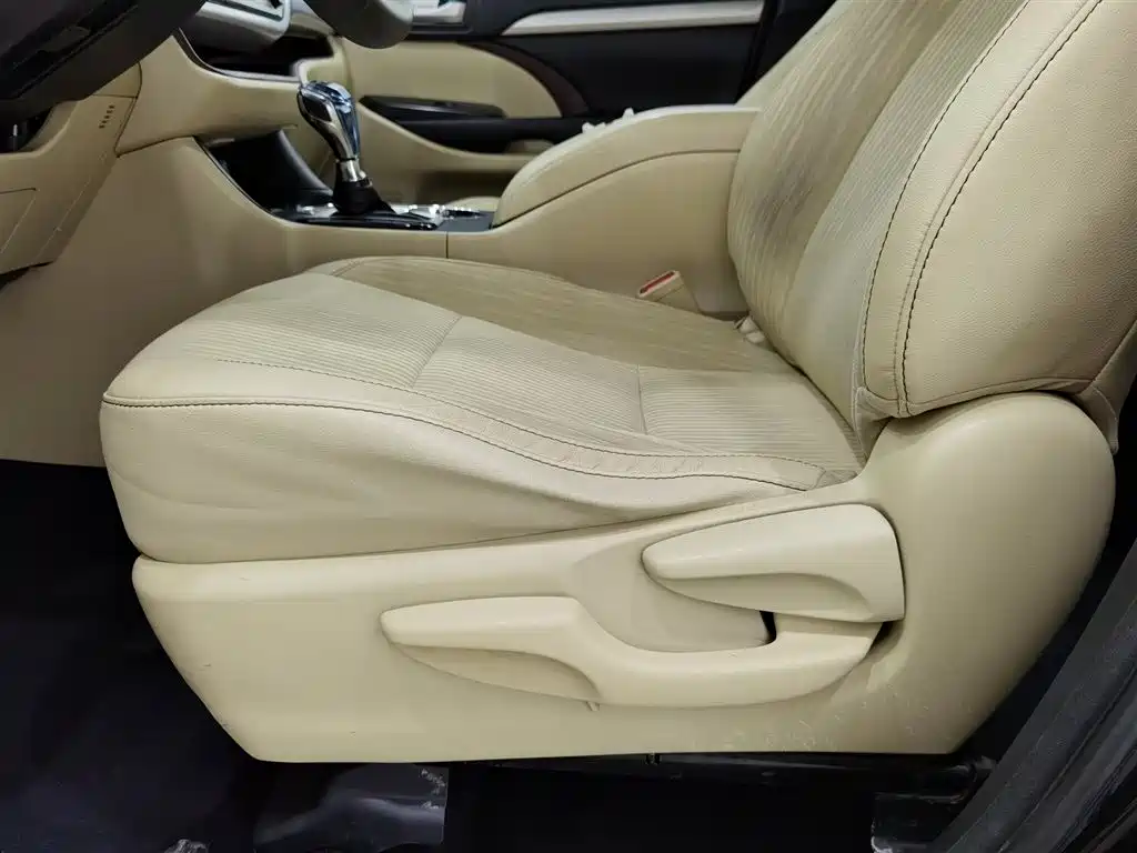 Toyota Highlander 2015 2.0T AWD Elite Edition 7-seater фото 20