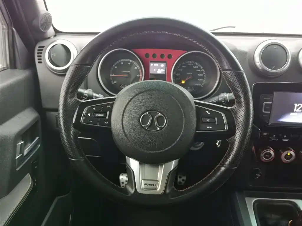 BAIC ORV Beijing Offroad BJ40 2016 Model 40L 2.0T Manual 4WD Premium фото 11