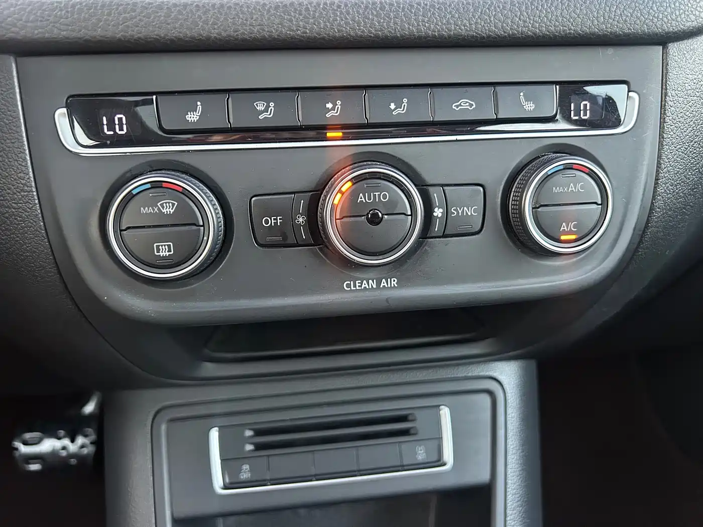 Volkswagen Tiguan 2015 1.8TSI Automatic 4WD Highline фото 34