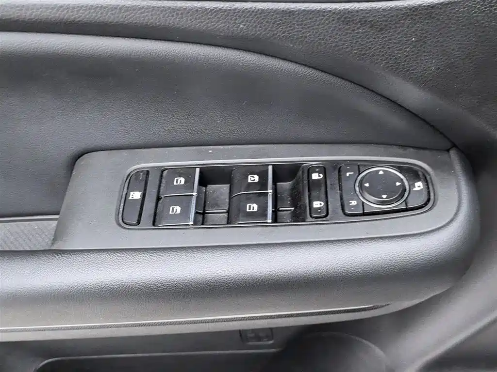 GAC Trumpchi Trumpchi M6 2021 270T DCT Premium Edition (7-seater) фото 9