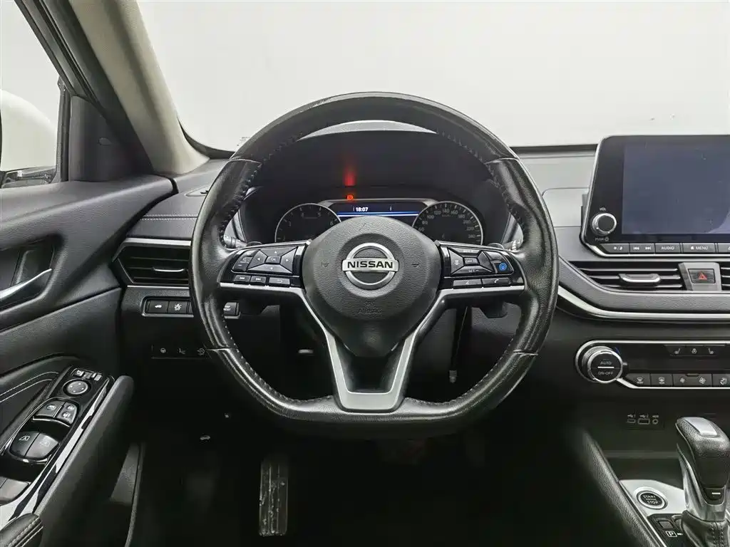 Nissan Teana 2020 Facelift 2.0T XL Upper AD1 Intelligent Navigation Edition фото 11