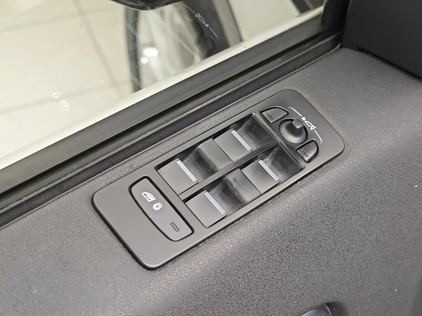Land Rover Discovery Sport 2019 240PS SE Edition China V фото 8