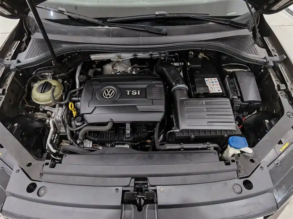 Volkswagen Tiguan L 2017 330TSI Automatic 2WD Luxury Edition фото 6