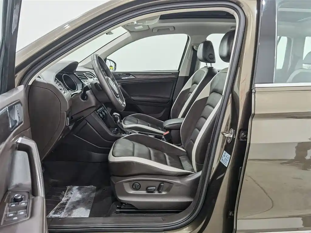 Volkswagen Tiguan L 2017 330TSI Automatic 2WD Luxury Edition фото 10
