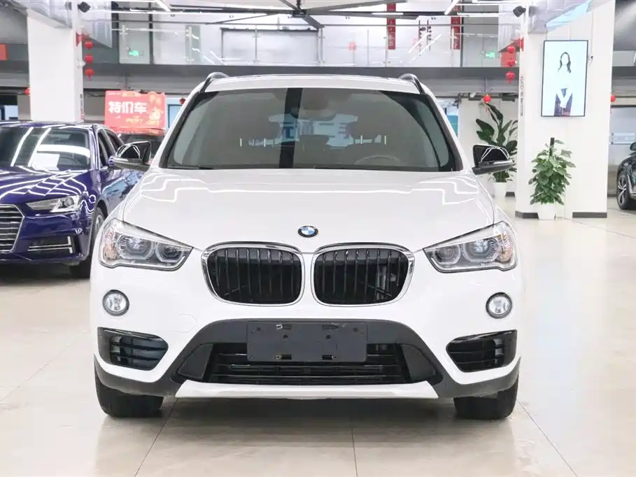 BMW X1 2018 sDrive18Li Premium Model фото 2