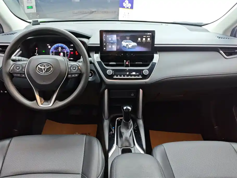 Toyota Frontlander 2023 2.0L CVT Leading Edition фото 12