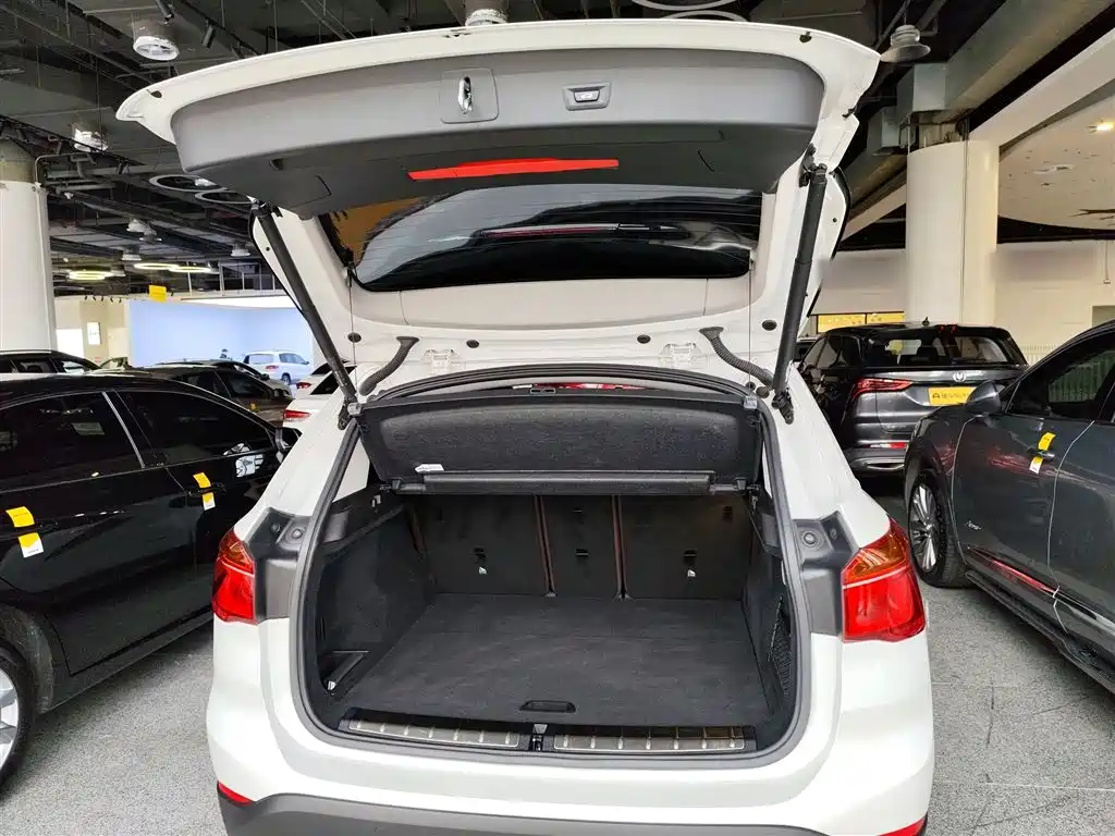 BMW X1 2018 xDrive20Li Premium Model фото 15