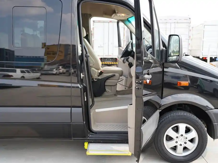 Mercedes-Benz Sprinter 2016 2014 Model 2.1T Excellent Travel Medium Wheelbase