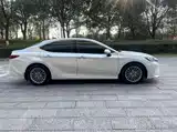 Фото 2 - Toyota Camry