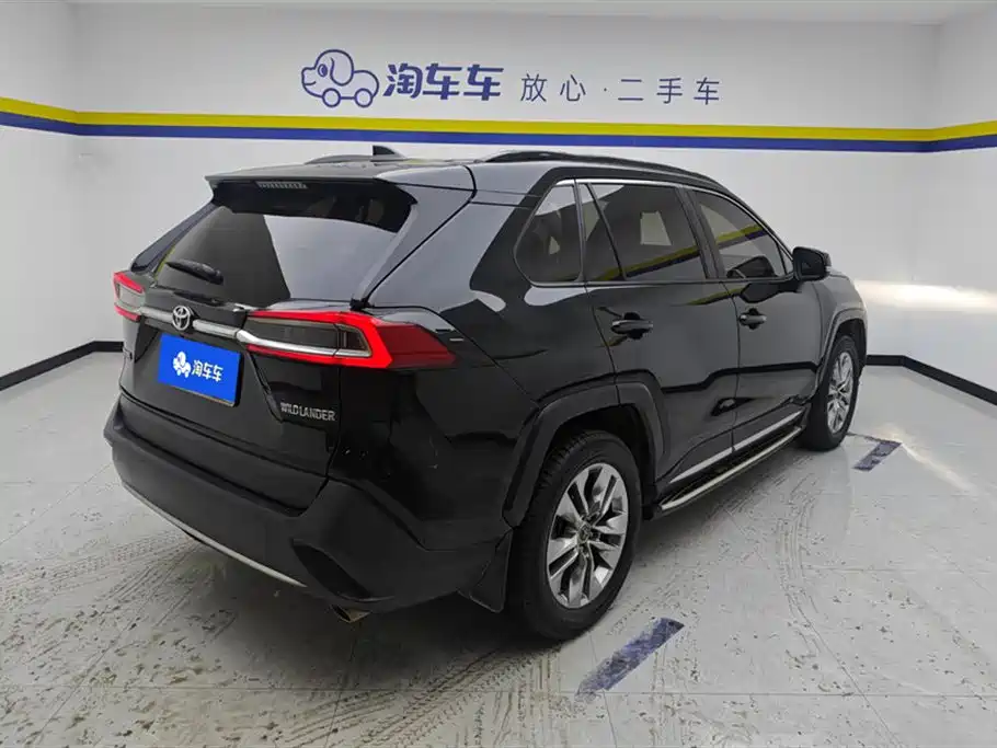 Toyota Wildlander 2020 2.0L CVT 2WD Luxury Edition фото 3