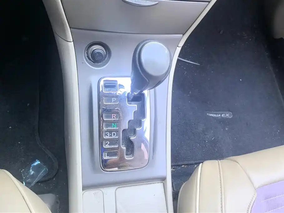 Toyota Corolla 2013 1.6L Automatic Excellence Edition фото 16