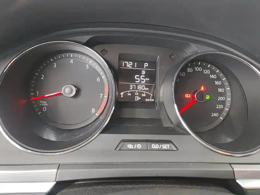 Volkswagen Bora 2018 1.5L Automatic Fashion фото 14