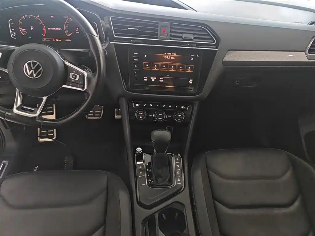 Volkswagen Tiguan L 2021 330TSI Automatic 2WD R-Line Premium фото 9