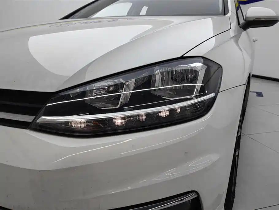 Volkswagen Golf 2020 Beloved Edition 280TSI DSG Comfort фото 5