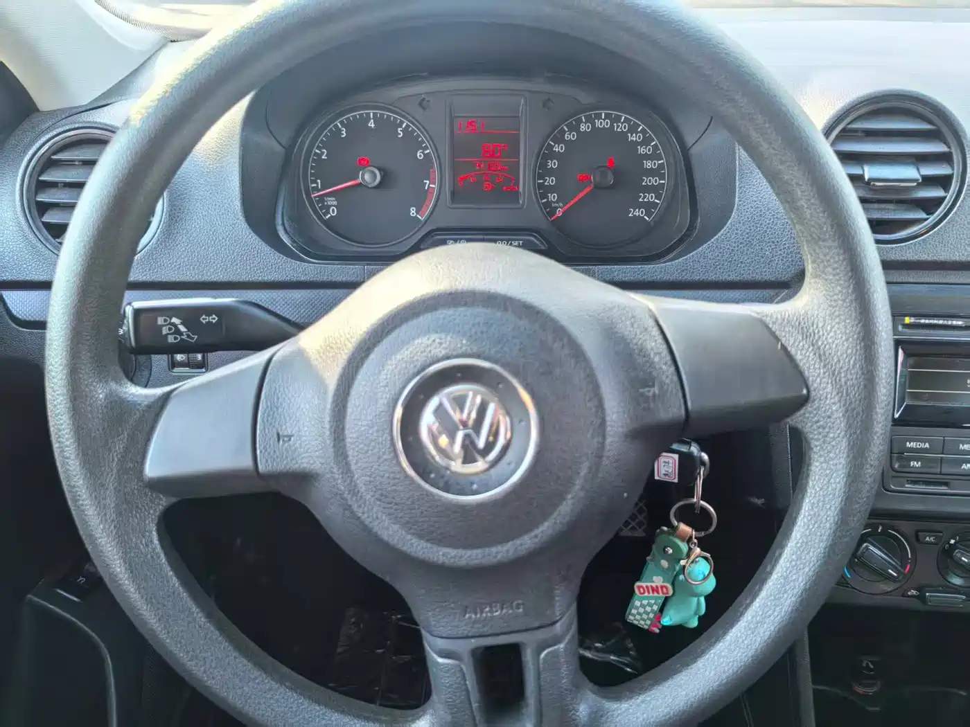 Volkswagen Jetta 2015 1.6L Manual Trend фото 18