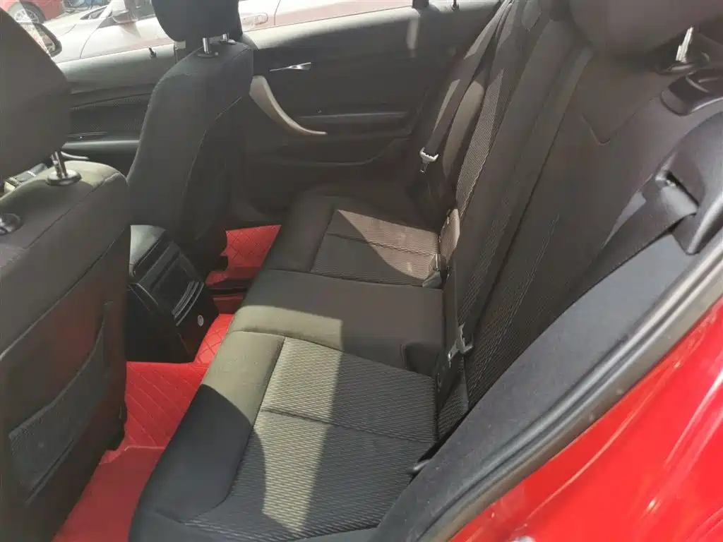 BMW 1 Series (Import) 2015 118i Leading фото 13