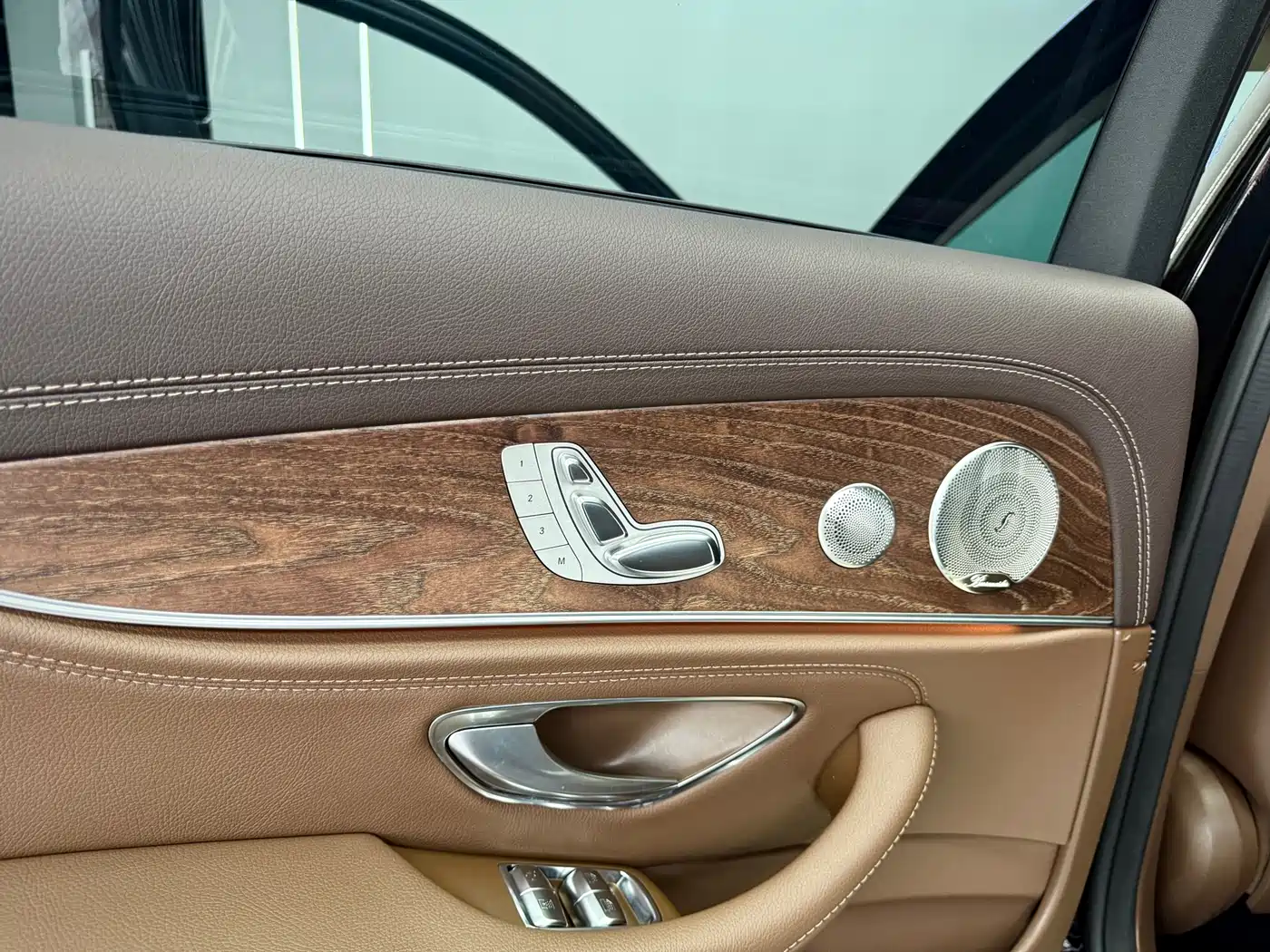 Mercedes-Benz E-Class 2023 E 300 L Luxury фото 12