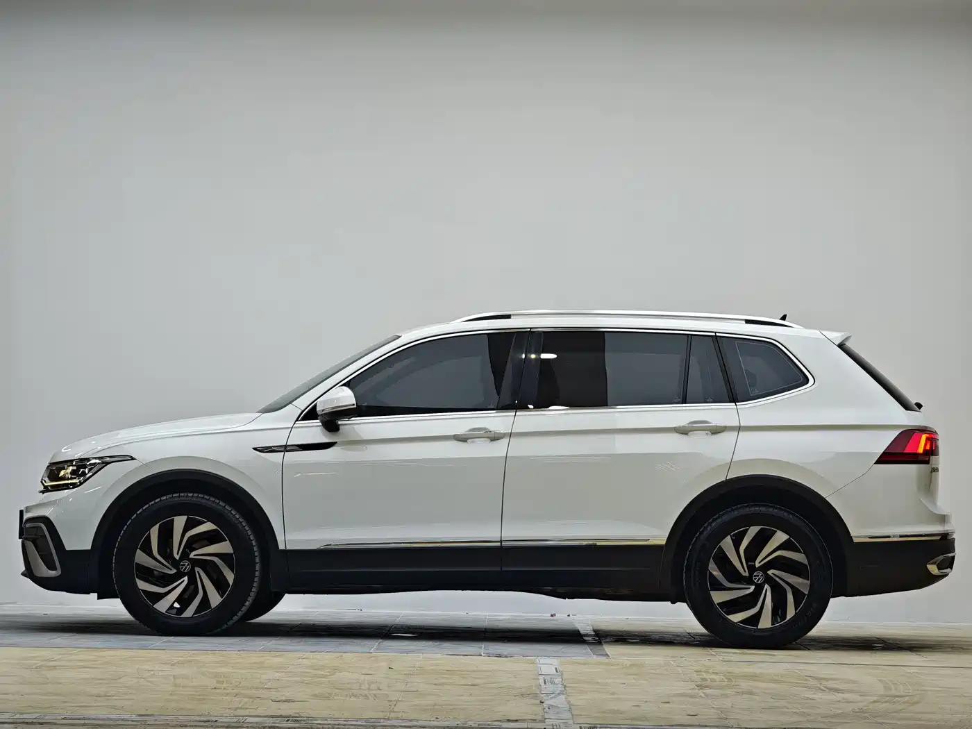 Volkswagen Tiguan L 2023 280TSI 2WD Trend Limited Edition фото 7
