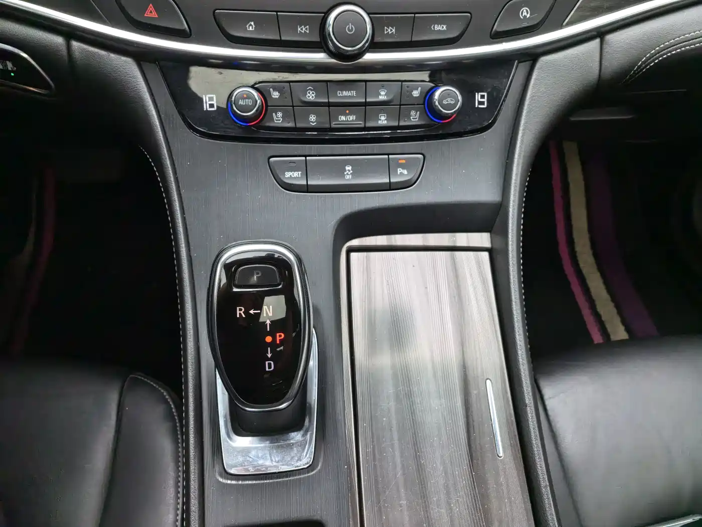 Buick LaCrosse 2018 Model 20T Elite Edition фото 11