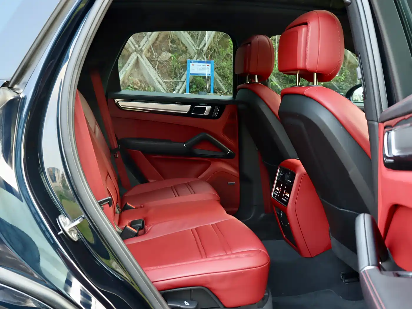 Porsche Cayenne 2023 Cayenne 3.0T Platinum Edition фото 6