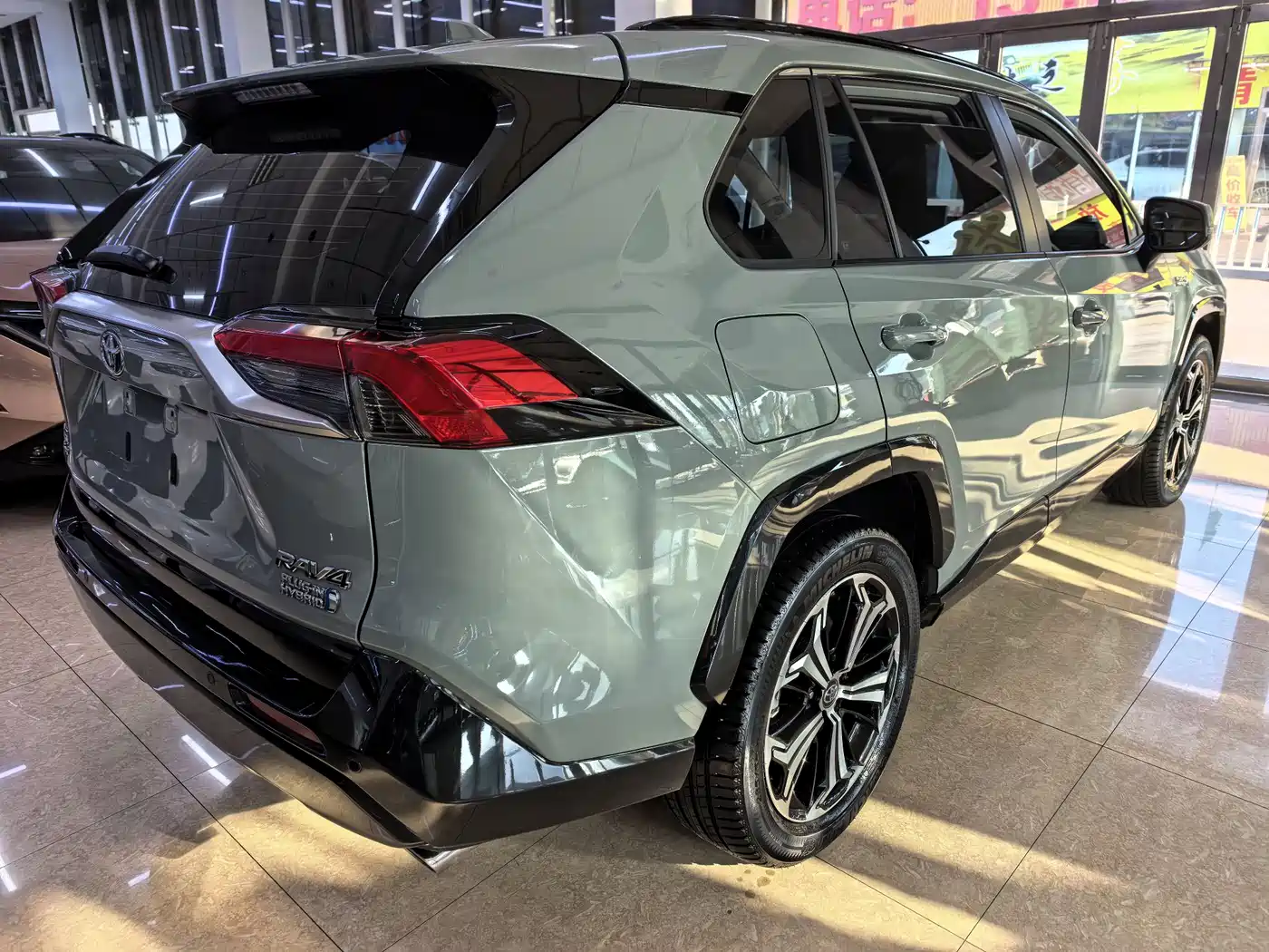 Toyota RAV4 Rongfang Dual Engine E+ 2021 2.5L 4WD Flagship Pro фото 4