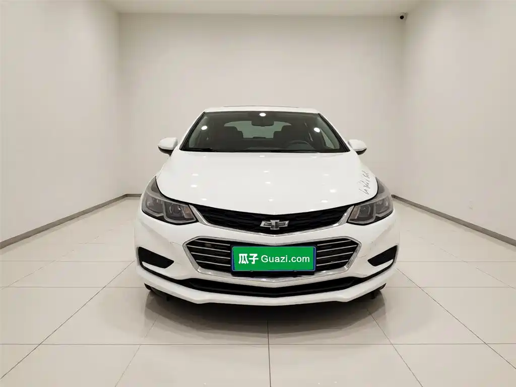 Chevrolet Cruze 2017 1.5L Hatchback Auto Pioneer Sunroof фото 3