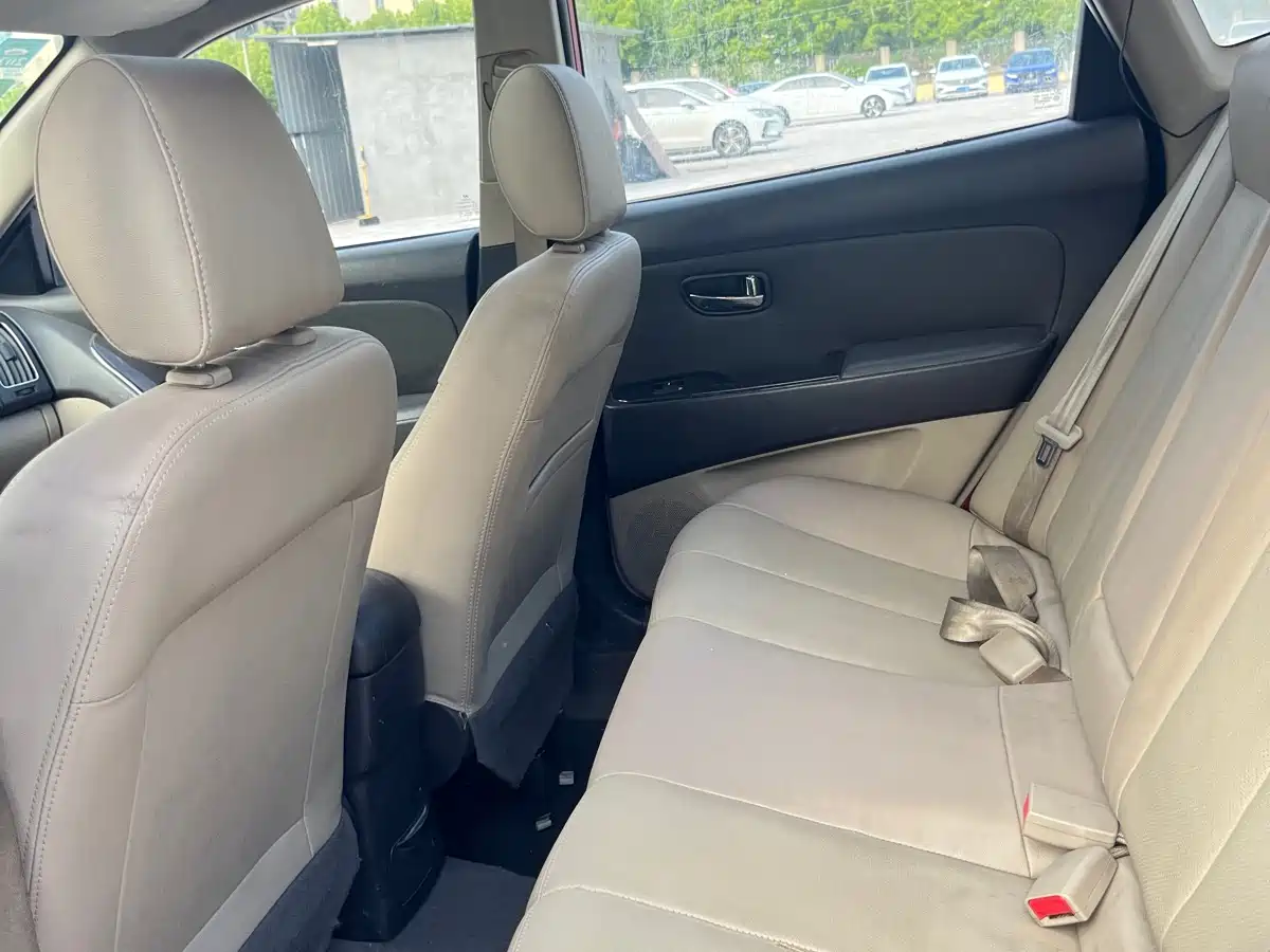 Hyundai Elantra 2011 1.6L Automatic Luxury фото 12