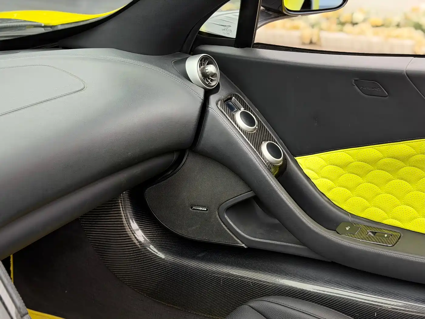 McLaren 12C 2013 3.8T SPIDER 50th Anniversary Edition фото 17
