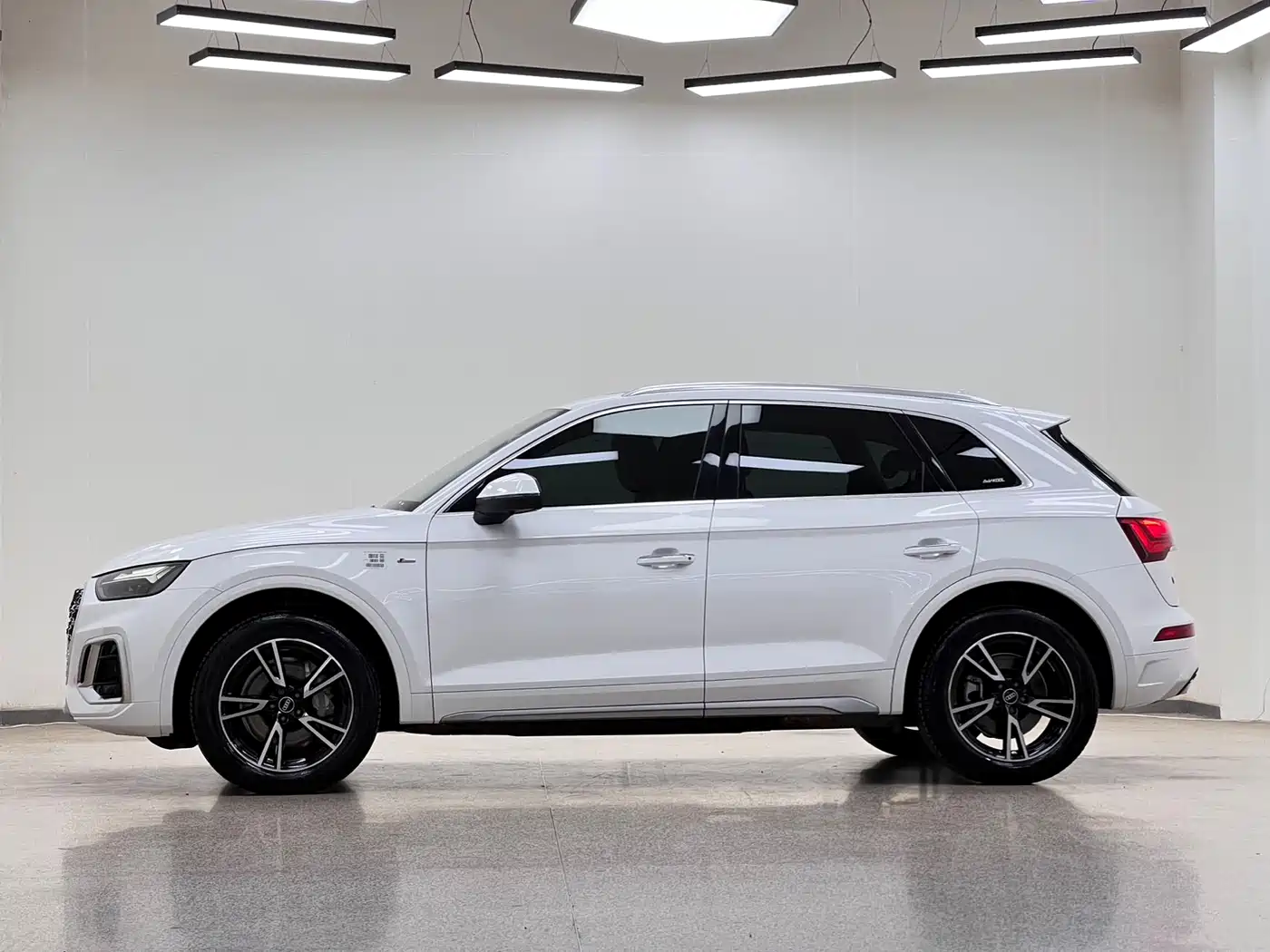 Audi Q5L 2023 40T Luxury Dynamic фото 4
