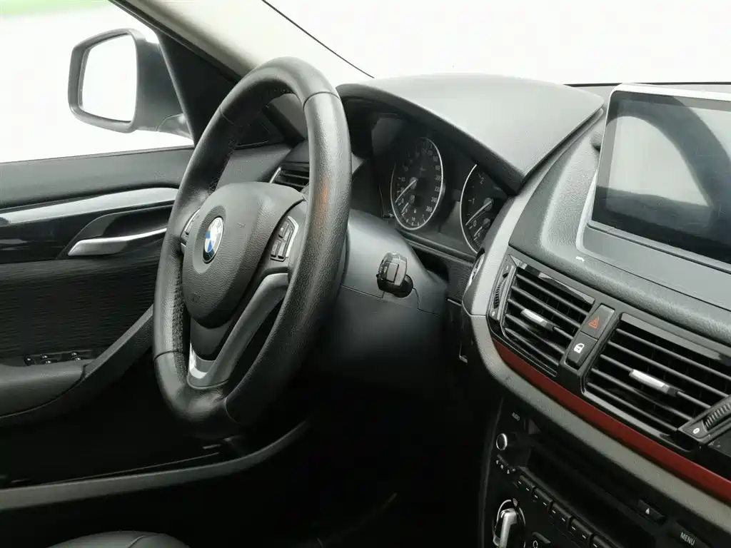 BMW X1 2015 Model sDrive18i Fashion Advanced Edition фото 22