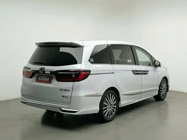 Honda Elysion 2024 2.0L e:HEV Luxury Edition — фото 2