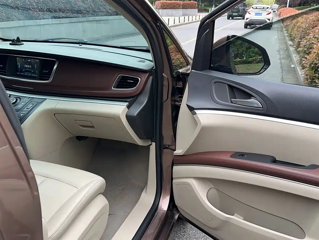 Buick GL8 2018 28T Luxury Model China VI фото 18